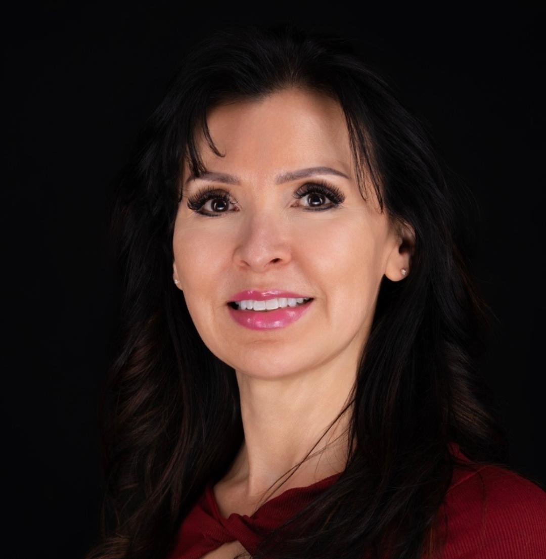 Lola Foss, MBA — Fractional CFO